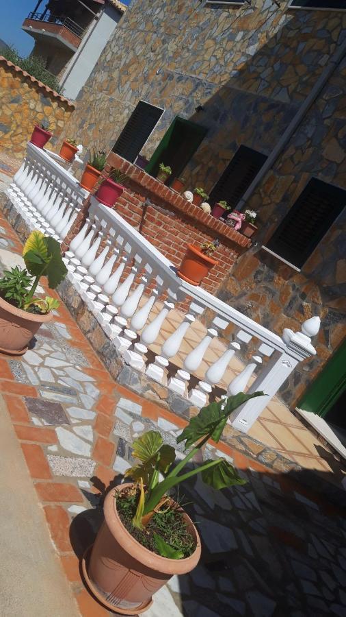 Villa Fredi Orikum Exterior photo